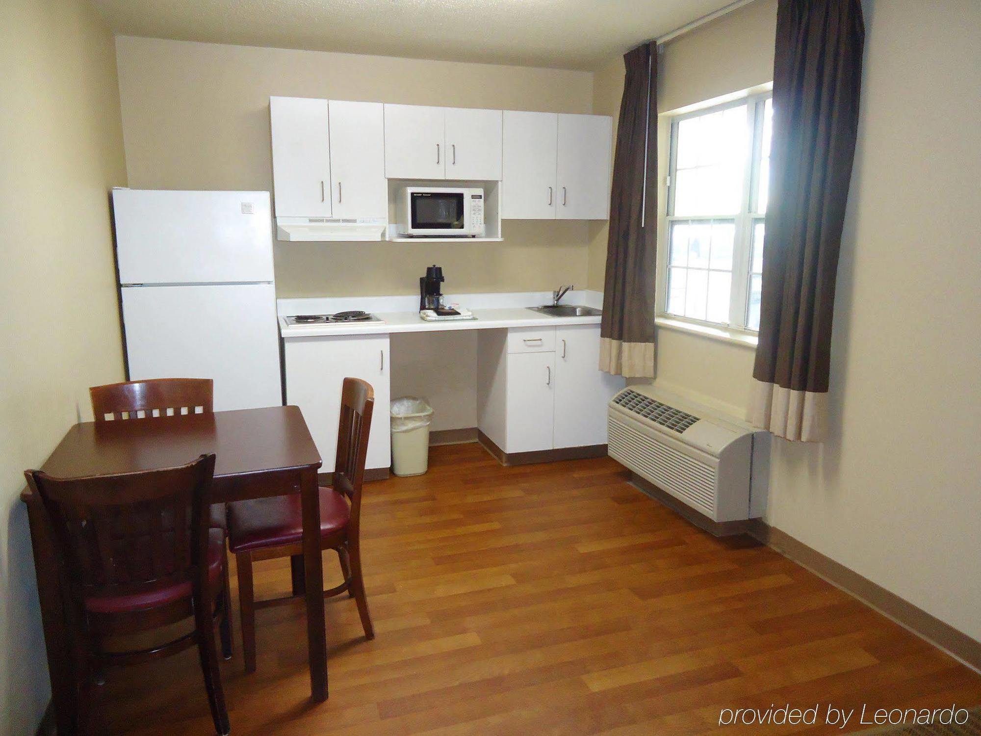Suburban Studios Winston-Salem Near Hanes Mall Экстерьер фото